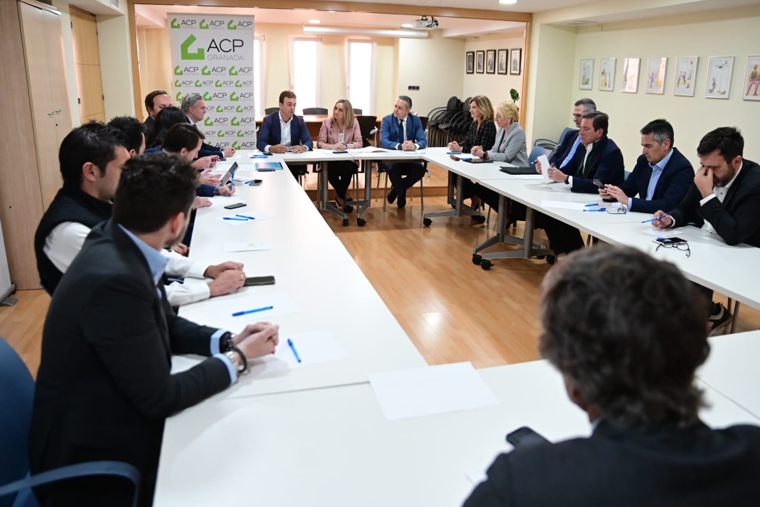 Marifrán Carazo destaca la alianza con el sector para construir 10.000 viviendas, 1.500 en Granada